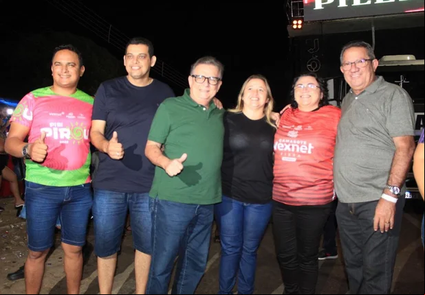 Prefeita Jôve, candidato a deputado estadual Genival e vereadores Allan Osório, Douglas Leonardo e Nayla