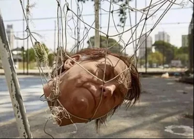 Réplica da cabeça do Bolsonaro