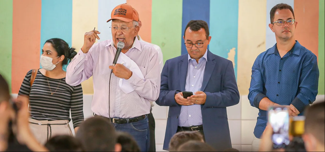 Dr. Pessoa discursando