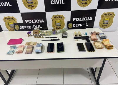 Material apreendido pela DEPRE