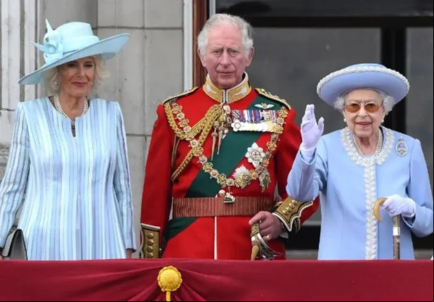 Príncipe Charles já é chamado de rei pelo Palácio de Buckingham