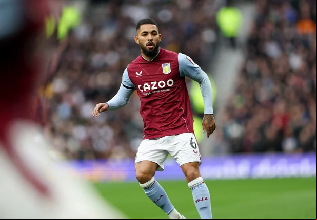 Douglas Luiz fez o segundo gol do Aston Villa