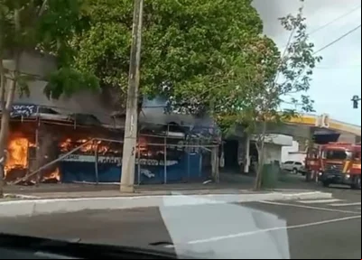 Incêndio na loja de estofados