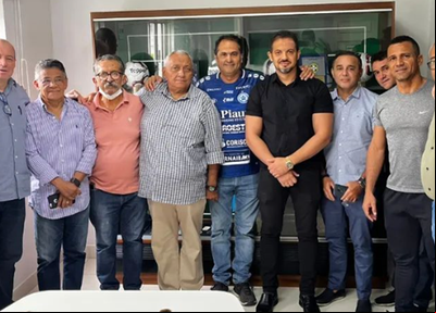 Robert Brown e representantes dos clubes piauienses