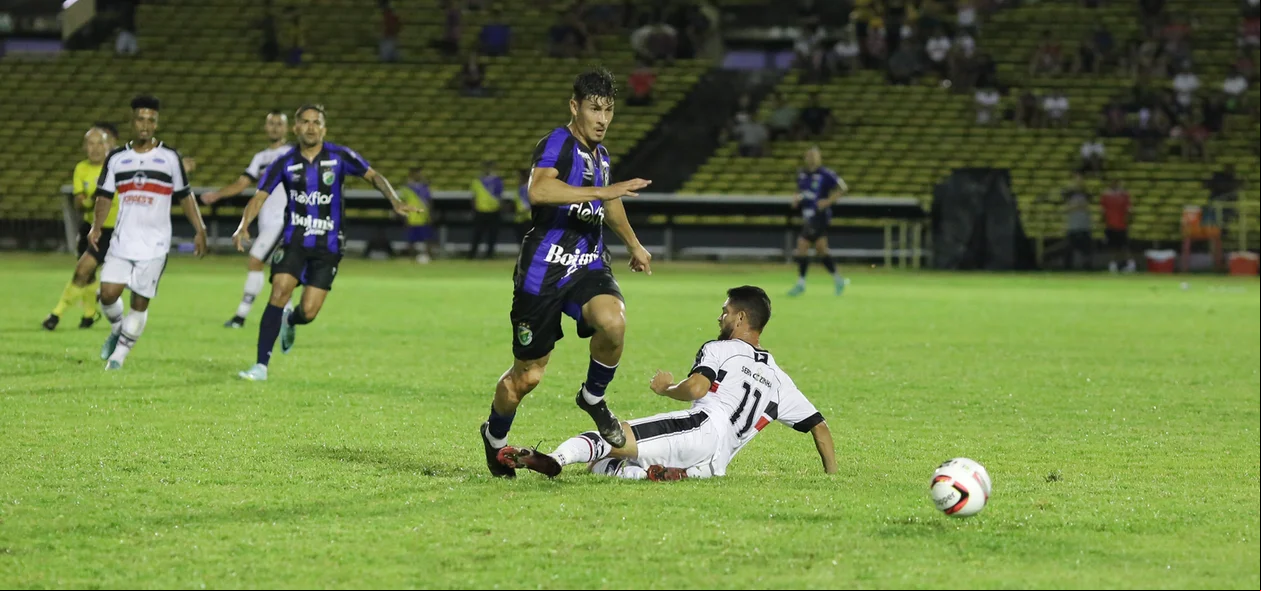 Yan se livrando de João Paulo
