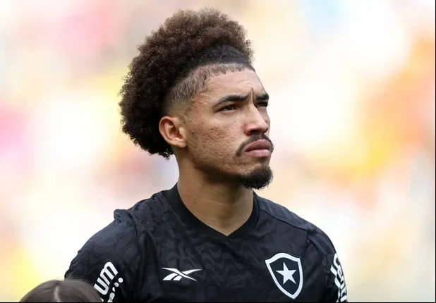 Adryelson, zagueiro do Botafogo