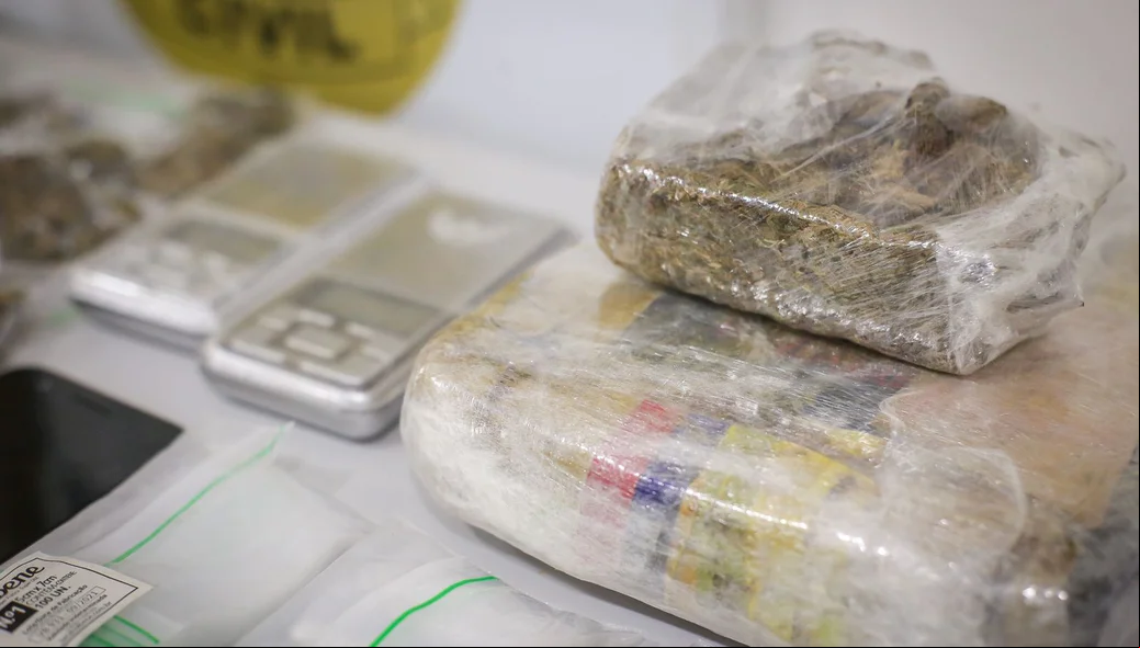 Grande quantidade de drogas