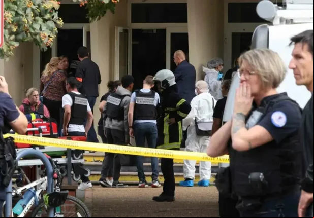 Homem invadiu escola na França e matou um professor