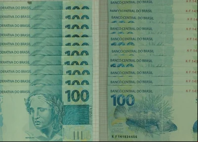 Notas falsas de 100 reais