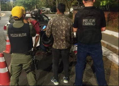 Polícia prende quatro pessoas durante blitzen em Teresina