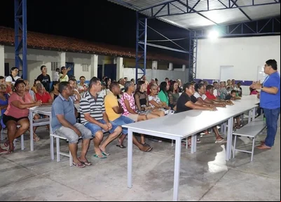 Prefeito Maxwell da Mariínha visita localidade rural de Altos