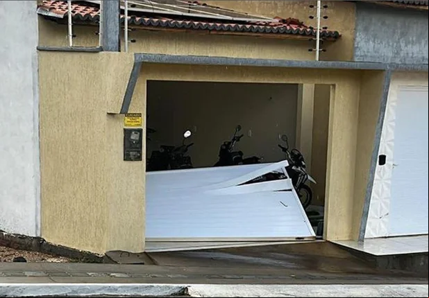 Casas e estabelecimentos em Francisco Santos ficaram destruídos