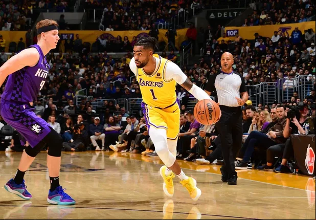 D'Angelo Russell enfrenta Kevin Huerter