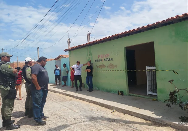Homem caiu morto em uma peixaria