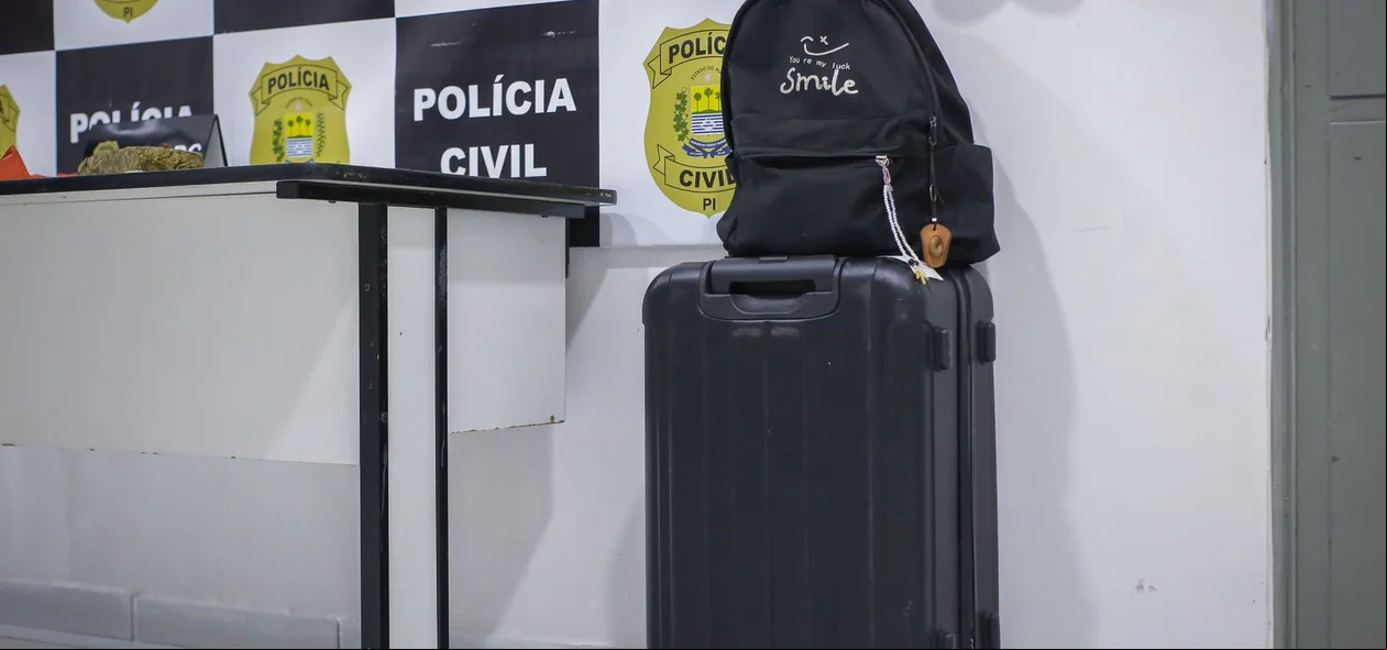 Mala onde a droga estava sendo transportada