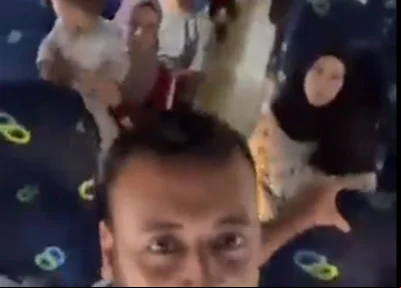 O grupo de 34 pessoas foi de ônibus para a fronteira de Rafah