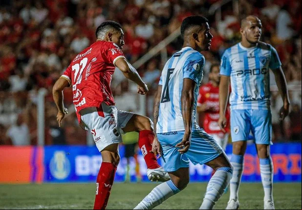 Vila Nova goleia Londrina e time é rebaixado