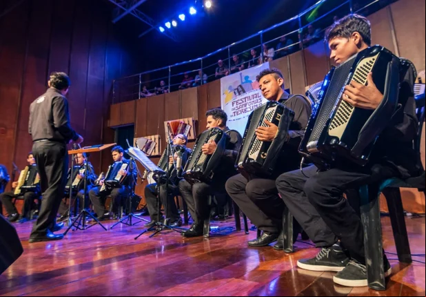 Apresentação da Banda 16 de Agosto