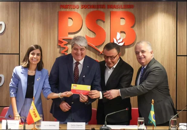 Datena se filia ao PSB durante evento em Brasília