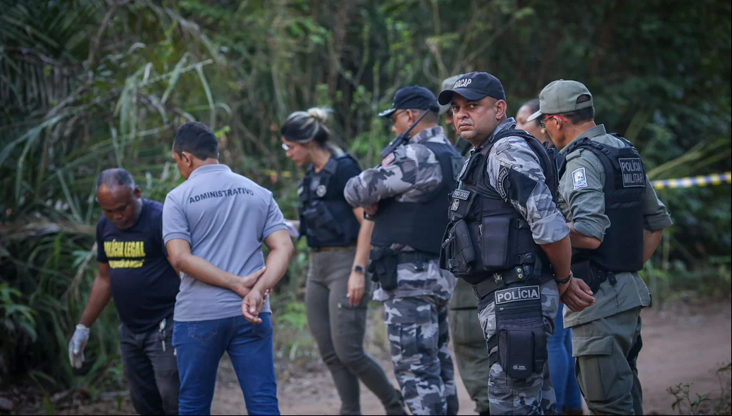 Equipes da PM e Polícia Civil