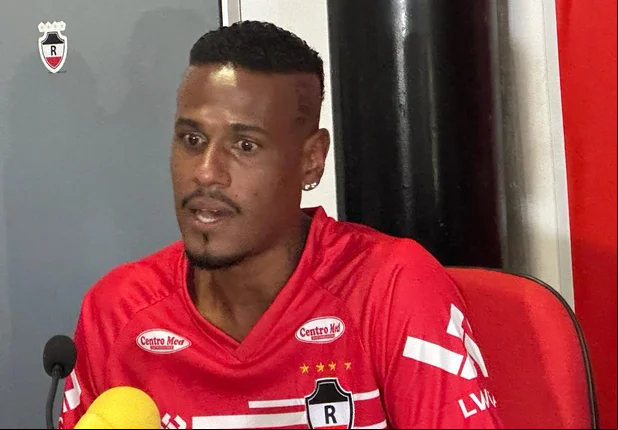 Leandro Amaro, zagueiro do River