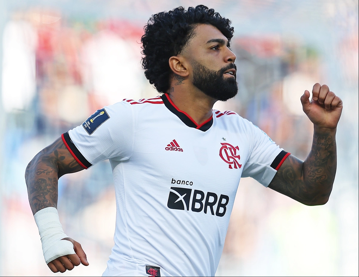 Gabigol marca o primeiro gol da partida