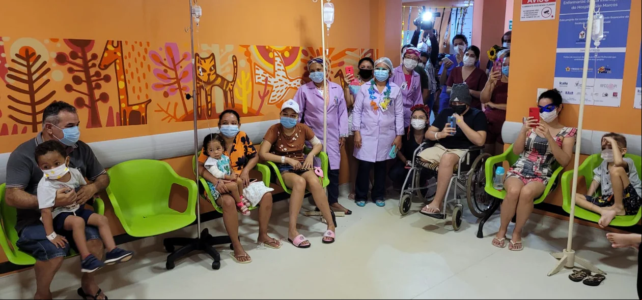 Pais e crianças participam do Carnaval “AlaLaô”