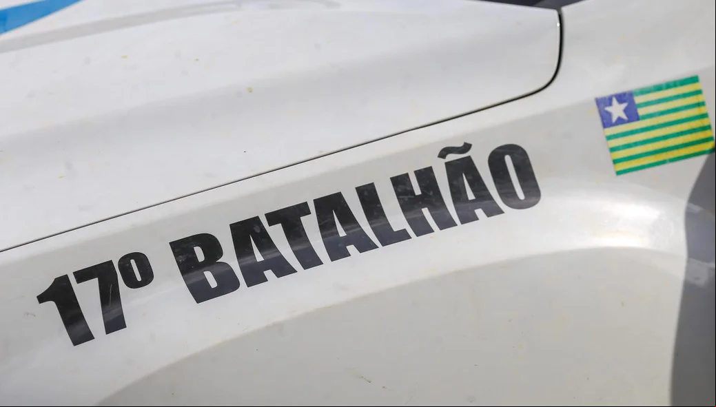 Viatura do 17° Batalhão da Polícia Militar