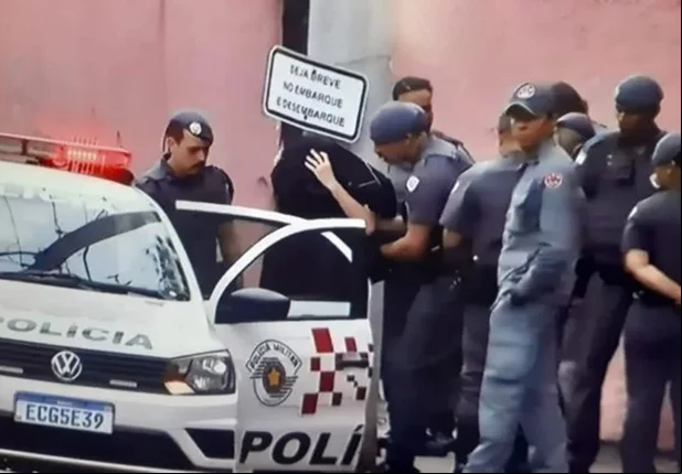 Aluno esfaqueia professores e alunos em São Paulo
