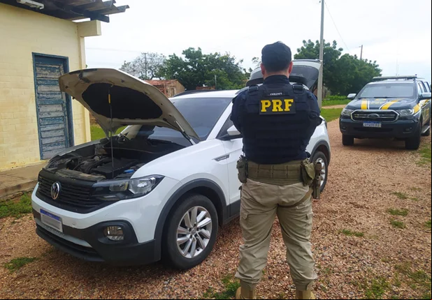 Carro com restrição de roubo foi recuperado pela PRF em Alegrete do Piauí