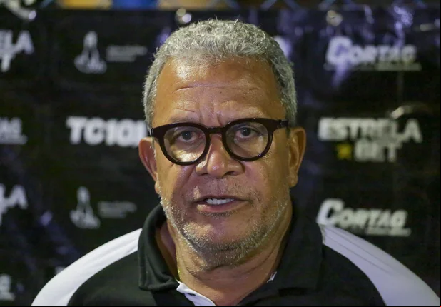 Hélio dos Anjos, técnico da Ponte Preta