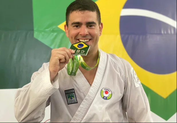 Pedro Bento, tenente do Corpo de Bombeiros foi 2º colocado no Campeonato Brasileiro de Karatê
