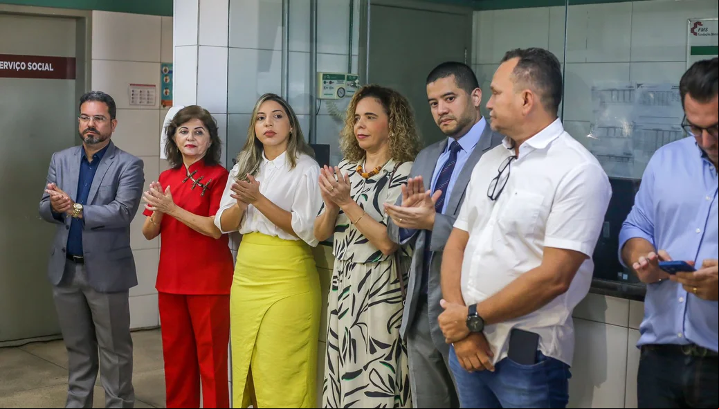 Autoridades participaram da entrega da reforma do Hospital do Dirceu