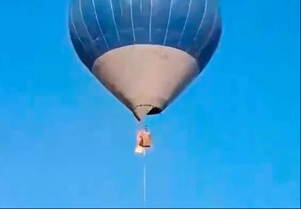 Balão pega fogo com família no México