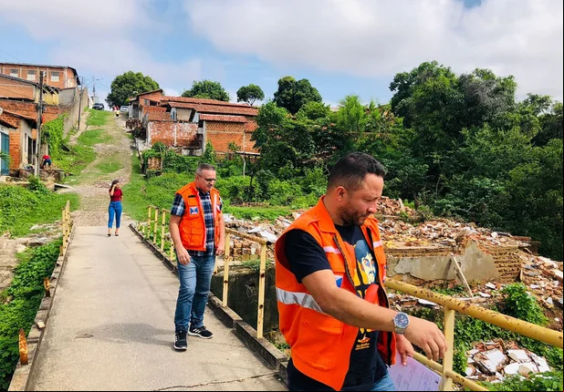 Defesa Civil Municipal realizando vistoria na Vila da Paz, zona sul de Teresina