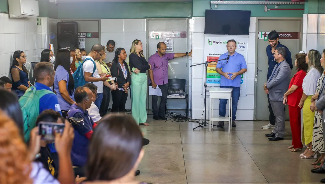 Entrega da primeira etapa da reforma do Hospital Dirceu Arcoverde