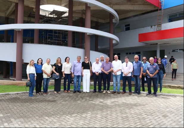 Presidente da FIEPI visita obras da novo SENAI de Teresina