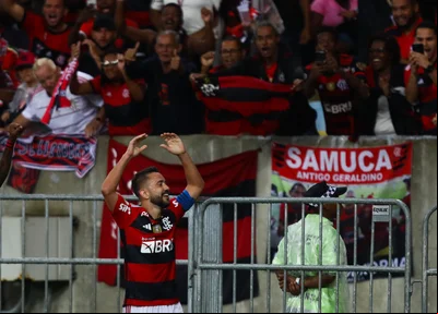 Flamengo vence o Goiás na Série A