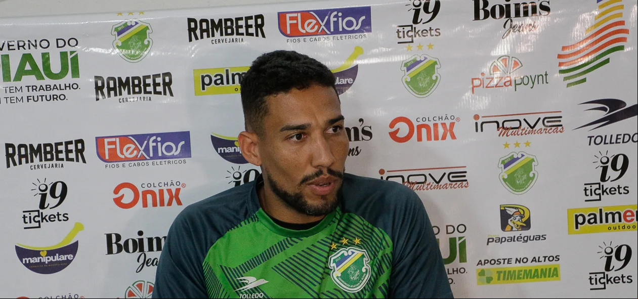 Goleiro Rafael Marian