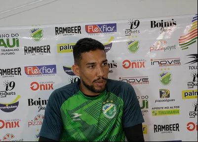 Goleiro Rafael Marian