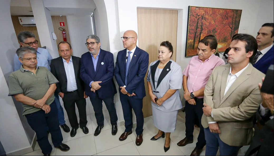 Parlamentares participaram da inauguração