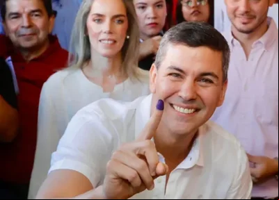 Santiago Peña é eleito o presidente do Paraguai