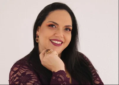 Advogada Élida Fabrícia