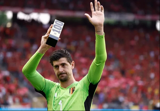 Courtois foi homenageado no confronto diante da Áustria por seu 100º jogo pela seleção