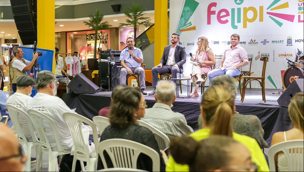 Debate doi prestigiado por profissionais da educação