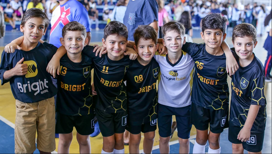 Equipe levou medalha de bronze na modalidade Futsal