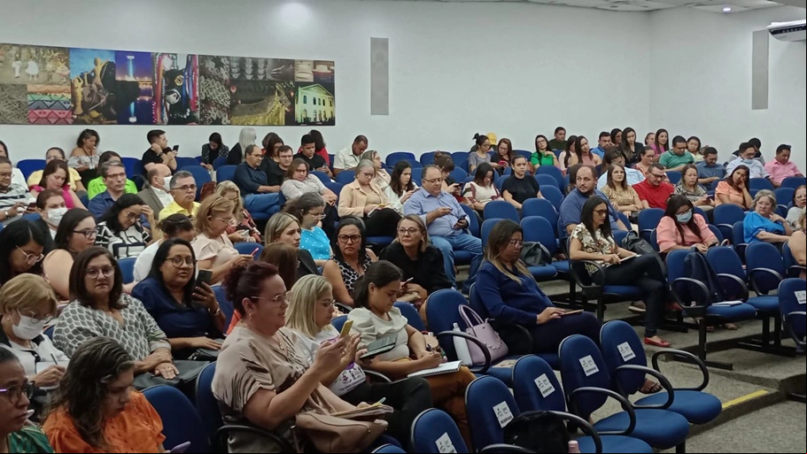Semec participa de curso educação básica pública sobre financiamento