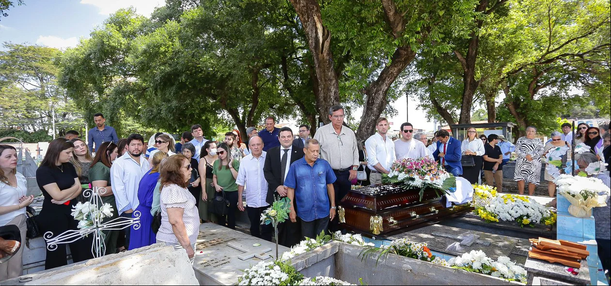 Advogados amigos e familiares estiveram presente na despedida de Celso Barros Coelho