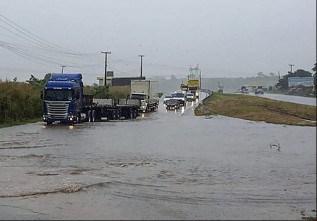 Chuvas fortes continuam atingindo regiões de Pernambuco