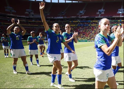 Seleção feminina de futebol venceu o Chile por 4 a 0 no último compromisso antes da Copa do Mundo